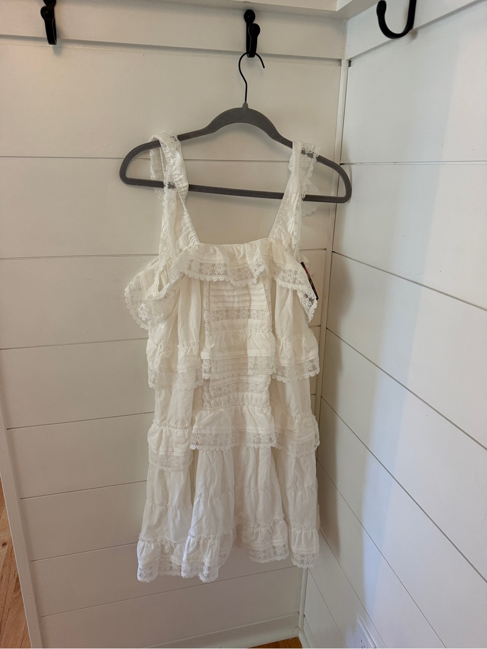 Gacaky White Eyelet Lace Ruffle Romper NWT Size XL